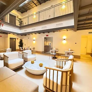 La Caleta Qe Hotel